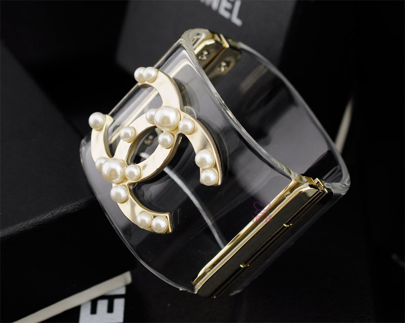 Bracciale Chanel Modello 695 - Clicca l'immagine per chiudere